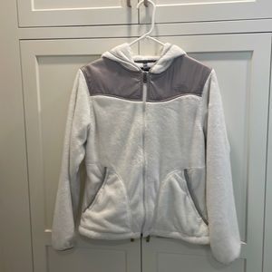 Woman’s north face jacket